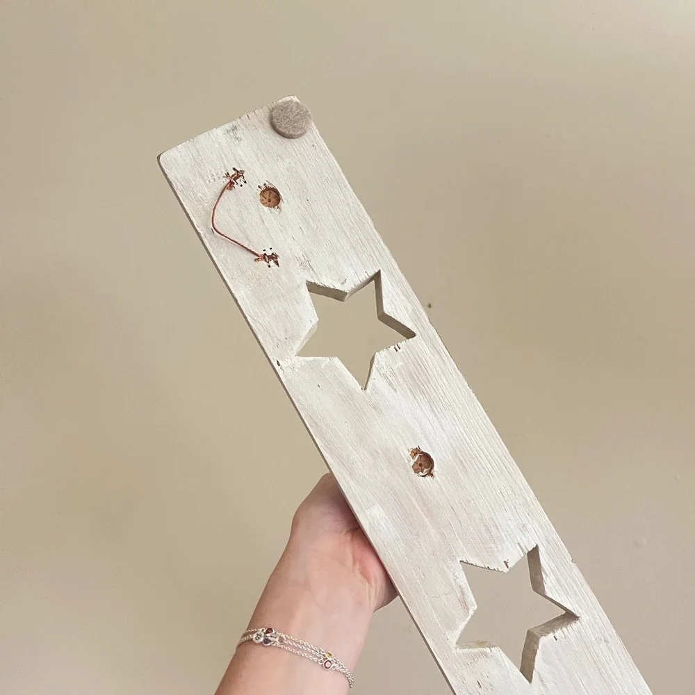 Vtg Wood Wall Entry 4 Pegs Hooks 24